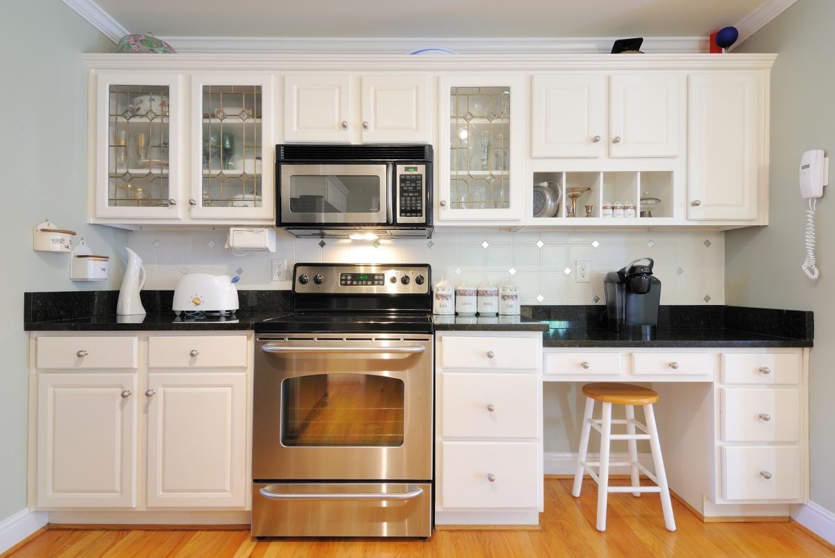 elegant and classic white kitchen 